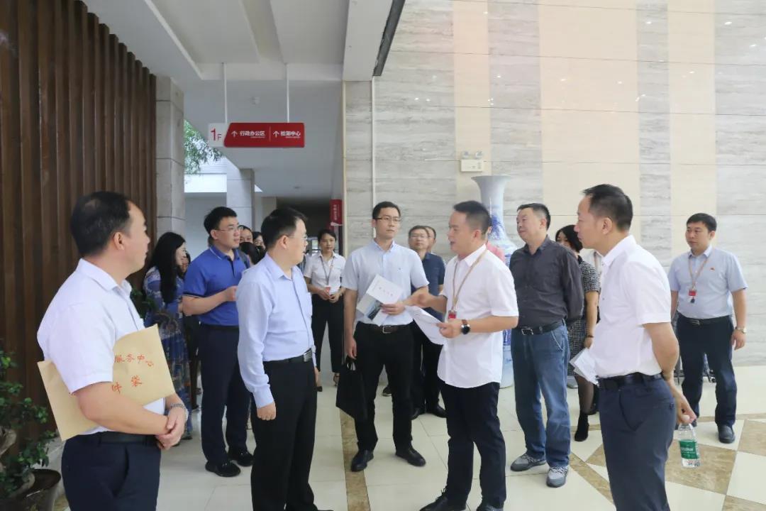 国家发改委副司长邱天朝莅临开云kaiyun(中国)调研指导工作