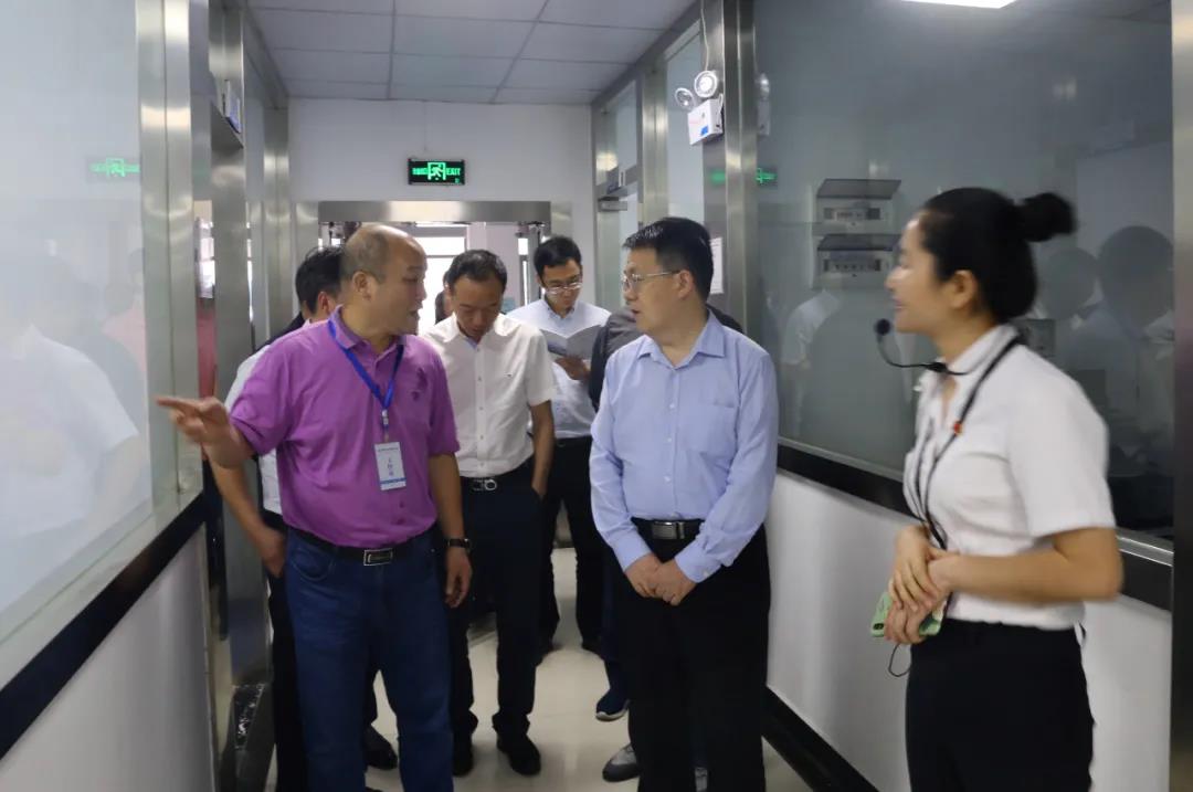 国家发改委副司长邱天朝莅临开云kaiyun(中国)调研指导工作